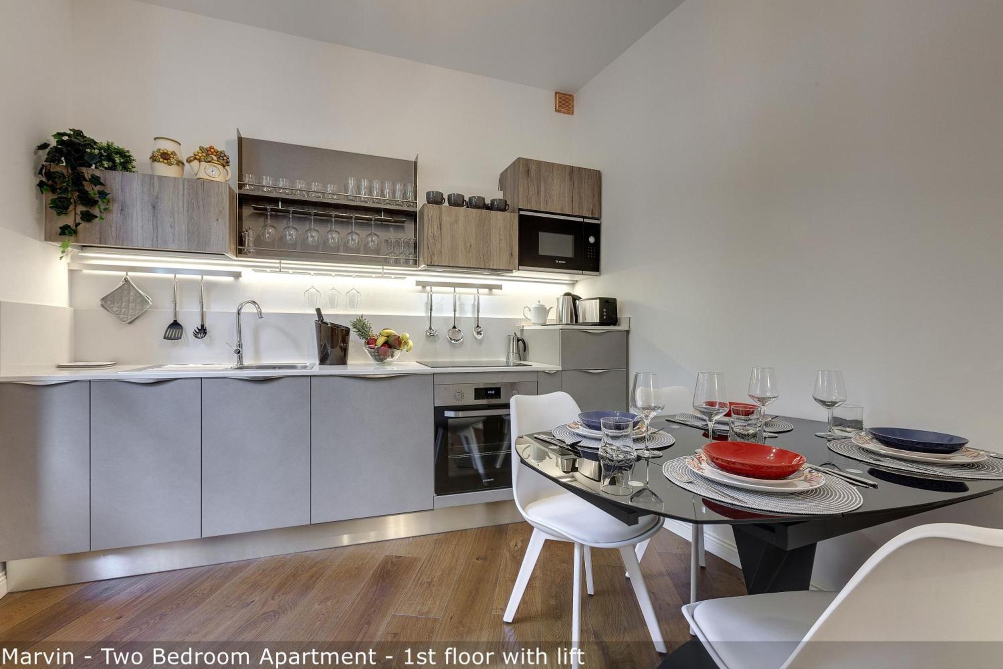 Bonnie - Clyde - Marvin Apartments By Mamo Florens Exteriör bild