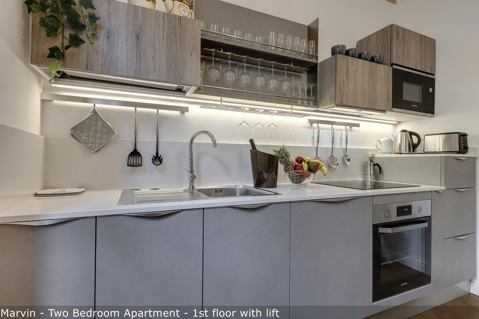 Bonnie - Clyde - Marvin Apartments By Mamo Florens Exteriör bild