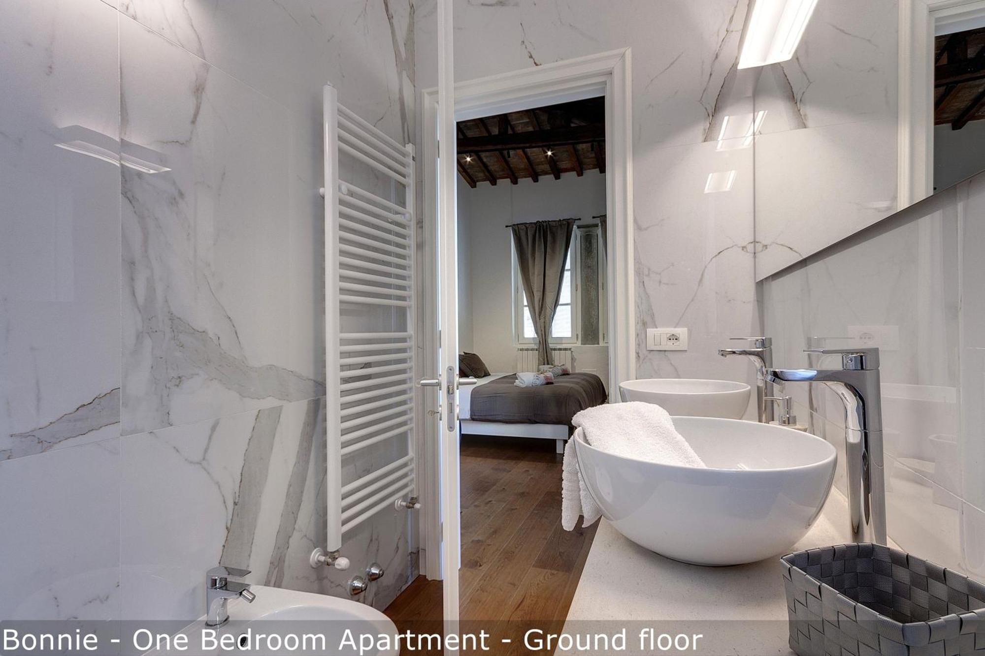 Bonnie - Clyde - Marvin Apartments By Mamo Florens Rum bild